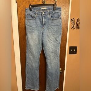 Levi 725 high rise bootcut size 31 or 12